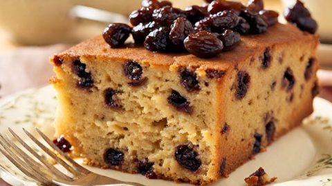 Old-Fashioned Raisin Cake